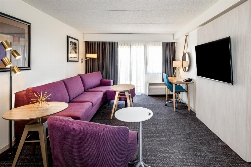Crowne Plaza Milwaukee South image 8